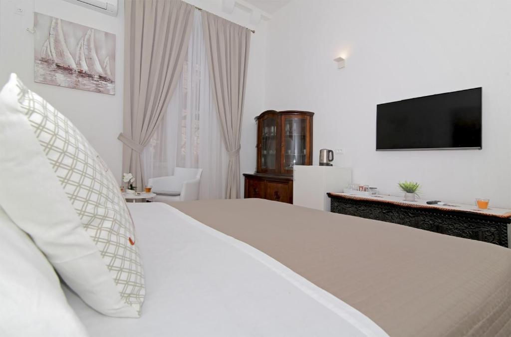 In With Air Conditioning, Wifi Washing Machine 4246-3 Guest house Dubrovnik